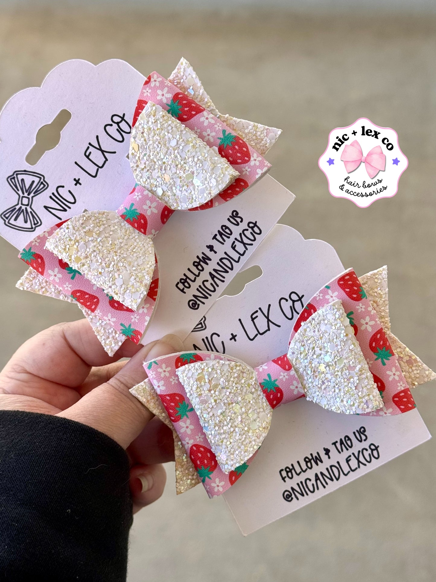 Strawberry Daisies v2 | Large Stacked Glitter Faux Leather Bow
